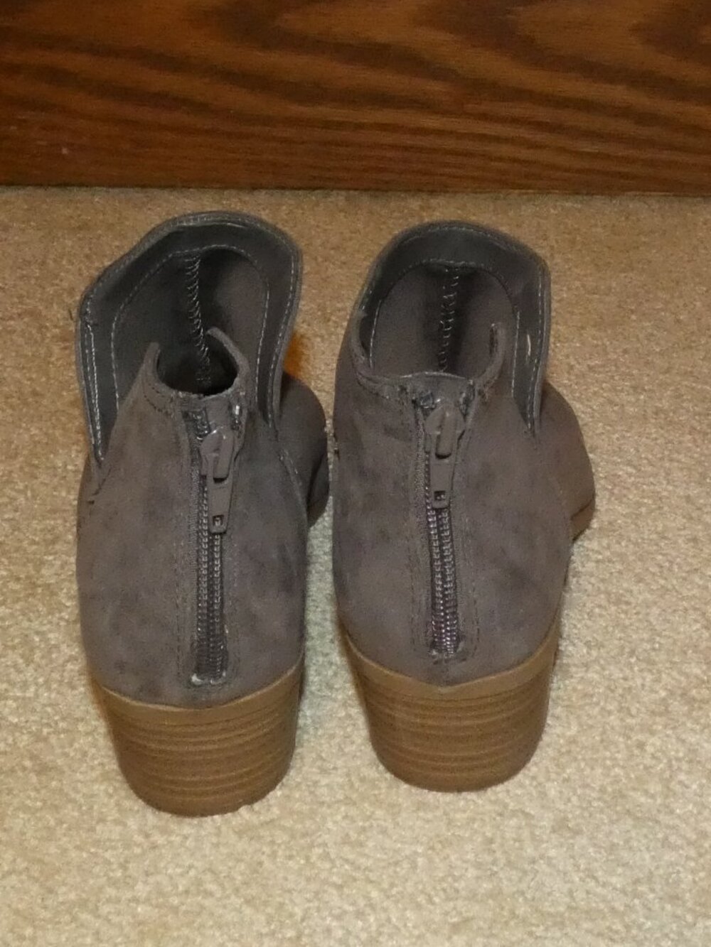 Express Booties Size 9 - Picture 4 of 5